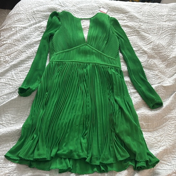 NWT MICHAEL KORS Georgette Pliss Green Pleated mini Dress size XS long sleeves - Picture 4 of 8
